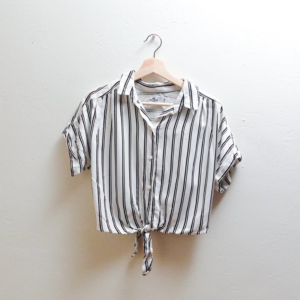 Hollister Button Up Tie Front Blouse in White with Black Stripes